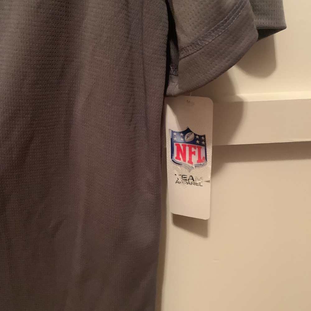 NWT Chicago Bears Tee - Picture 5 of 10